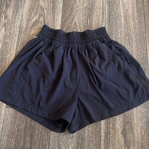 Vuori Villa Shorts - Black XS